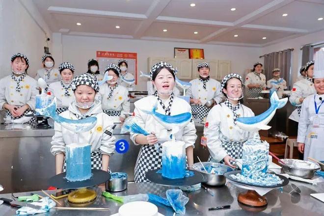 破解学历歧视,让普通学子拿高薪,新东方凭什么?(10) 破解学历歧视,让普通学子拿高薪,新东方凭什么?(10)