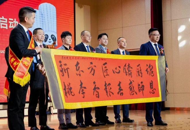 破解学历歧视,让普通学子拿高薪,新东方凭什么?(6) 破解学历歧视,让普通学子拿高薪,新东方凭什么?(6)