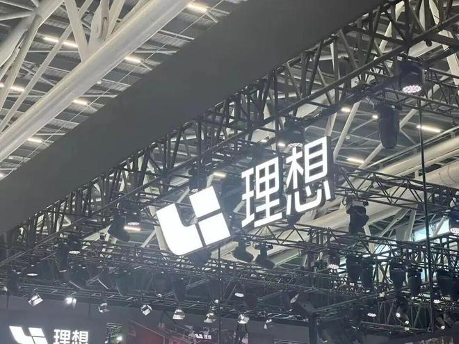 理想L6智驾事故引争议，数据“自然灭失”难释疑