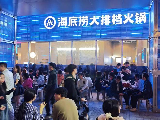 一个月10多个副牌齐开，餐饮巨头们在急什么？(8)