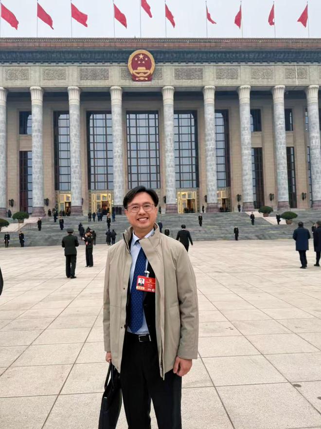 事关1.6亿老年网民！港区全国人大代表冼汉迪：支持子女绑定父母账号，风险转账可及时锁定